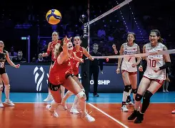 包含排球赛场再起风云：云贵鲨队队失利江汉独角兽队，赛场气氛火爆豪门底蕴再次显现的词条