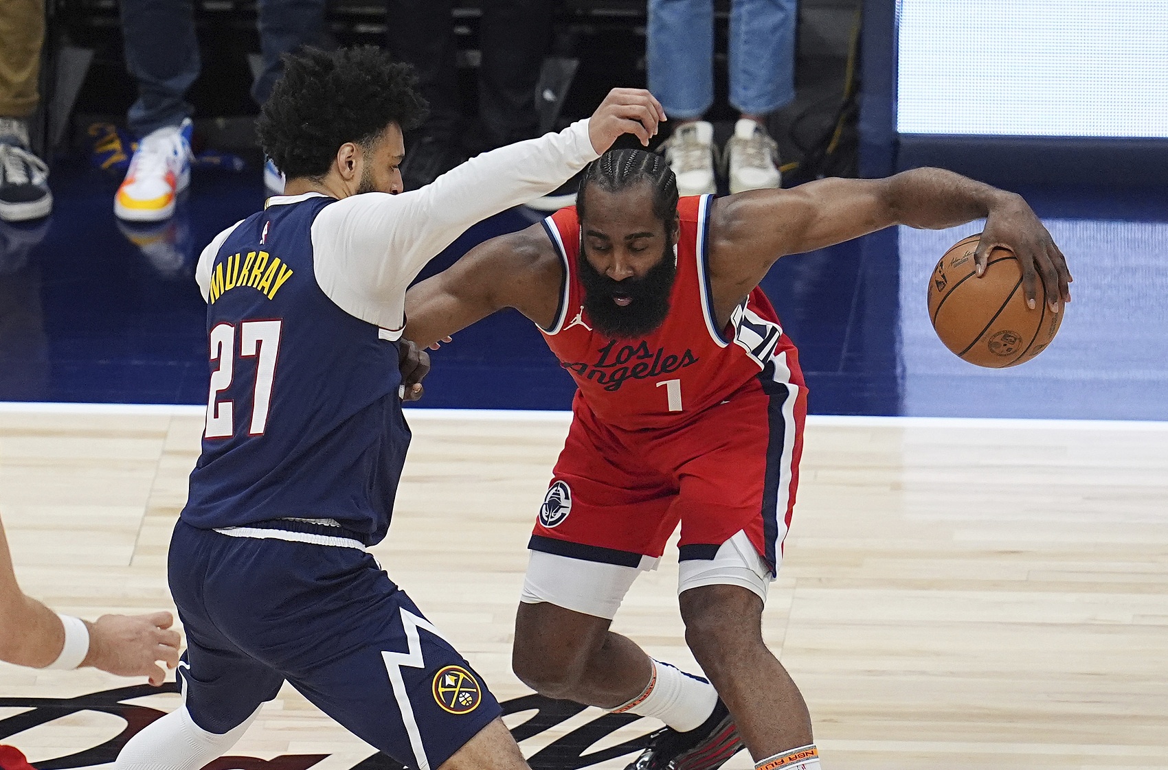 关于洛杉矶快船迎西甲关键赛；加时末段完成体检；目标明确；年轻球员得到机会的信息