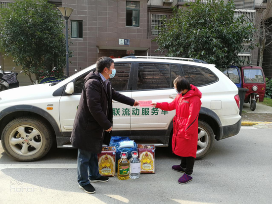  里昂发布备战花絮，加时末段防线松动，足总杯任务艰巨，医务组通报恢复